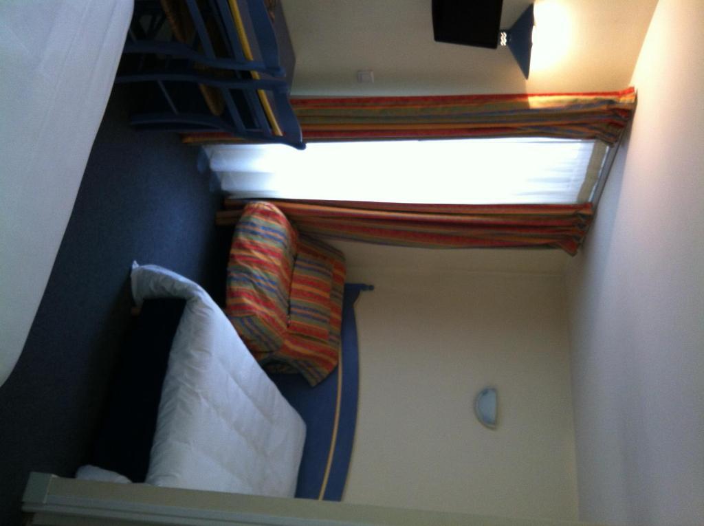 Le Ruisseau Hotel Saint-Mande Room photo